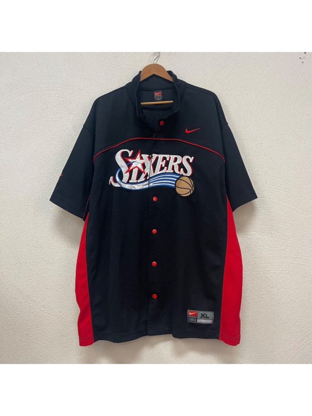 Vintage Nike NBA Philadelphia 76ers Button Down Collared Black Shirt  Sz XL